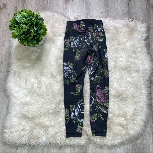 Lululemon‎ High Times Garden Party Leggings 4 - Picture 8 of 9